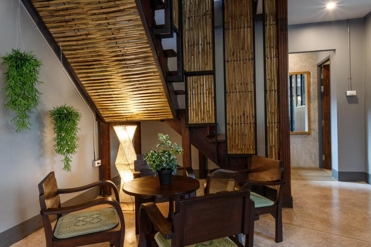 Hostel One Art And Gallery Чіангмай Екстер'єр фото