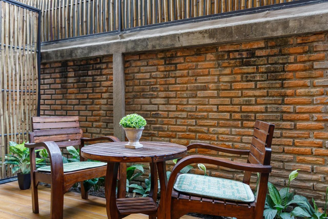 Hostel One Art And Gallery Чіангмай Екстер'єр фото